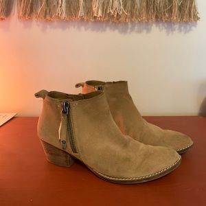 Dolce Vita suede booties